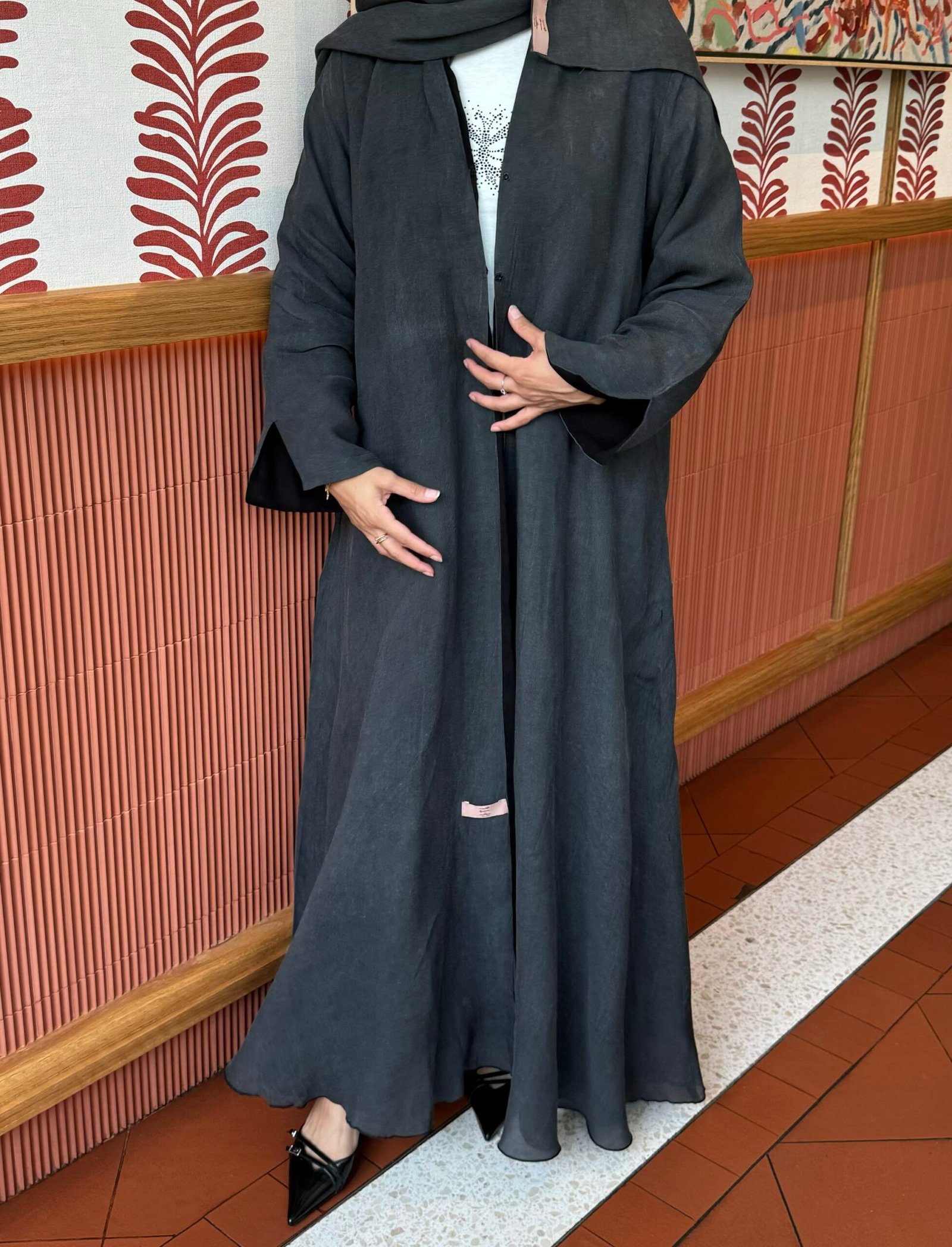 img_3751-scaled-1.jpeg Grey Linen - الصورة 1